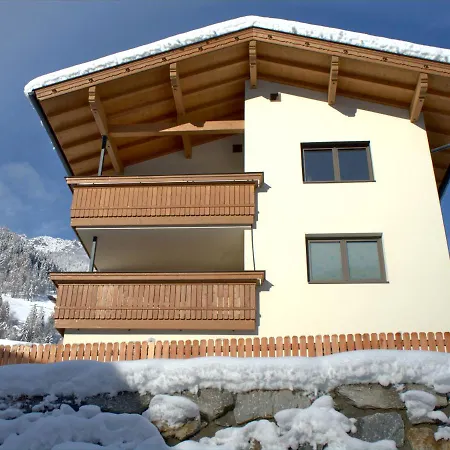 Berg' & Bluamen Appartements Stubai Neustift im Stubaital Exterior photo