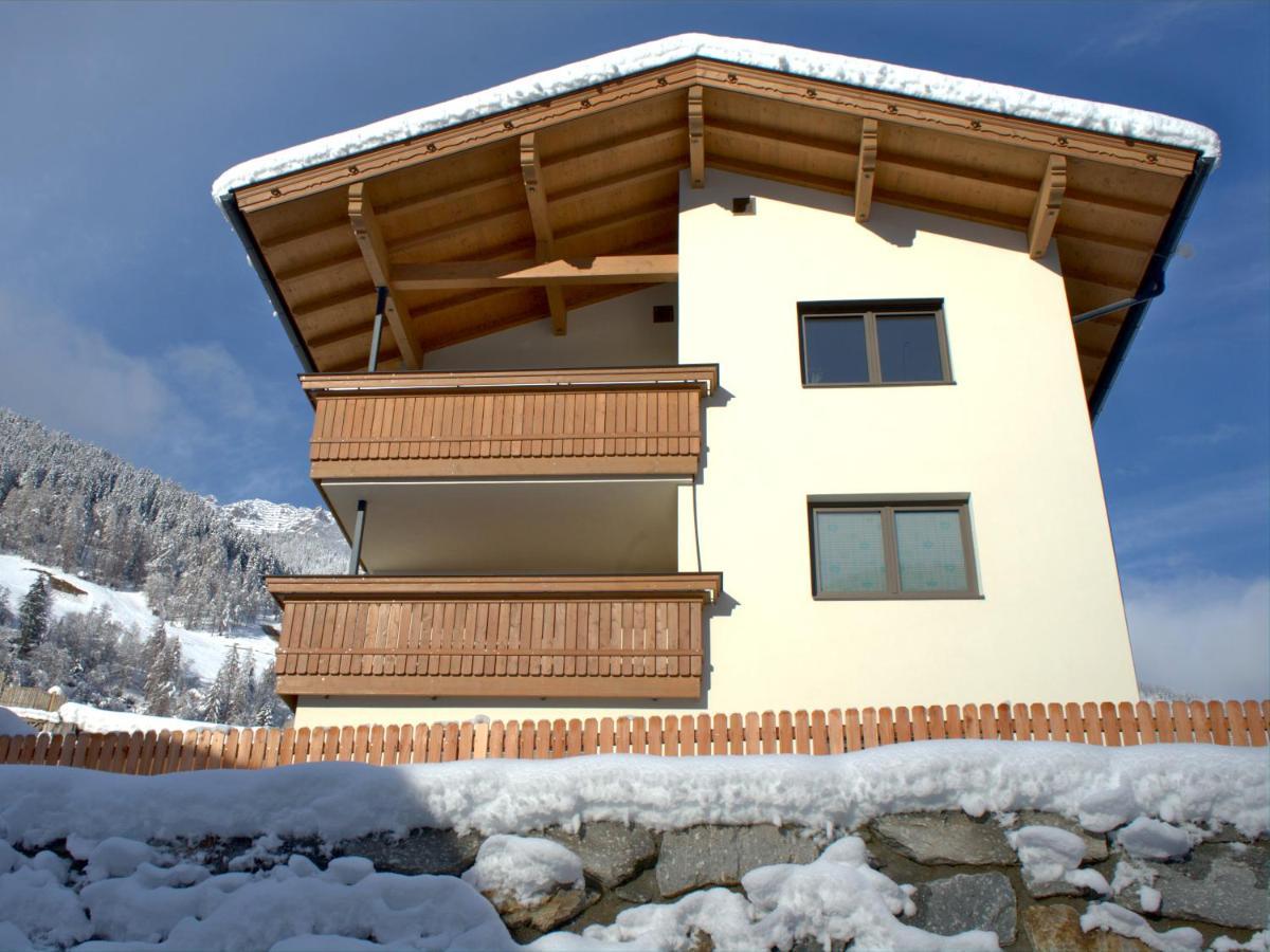 Berg' & Bluamen Stubai Neustift im Stubaital