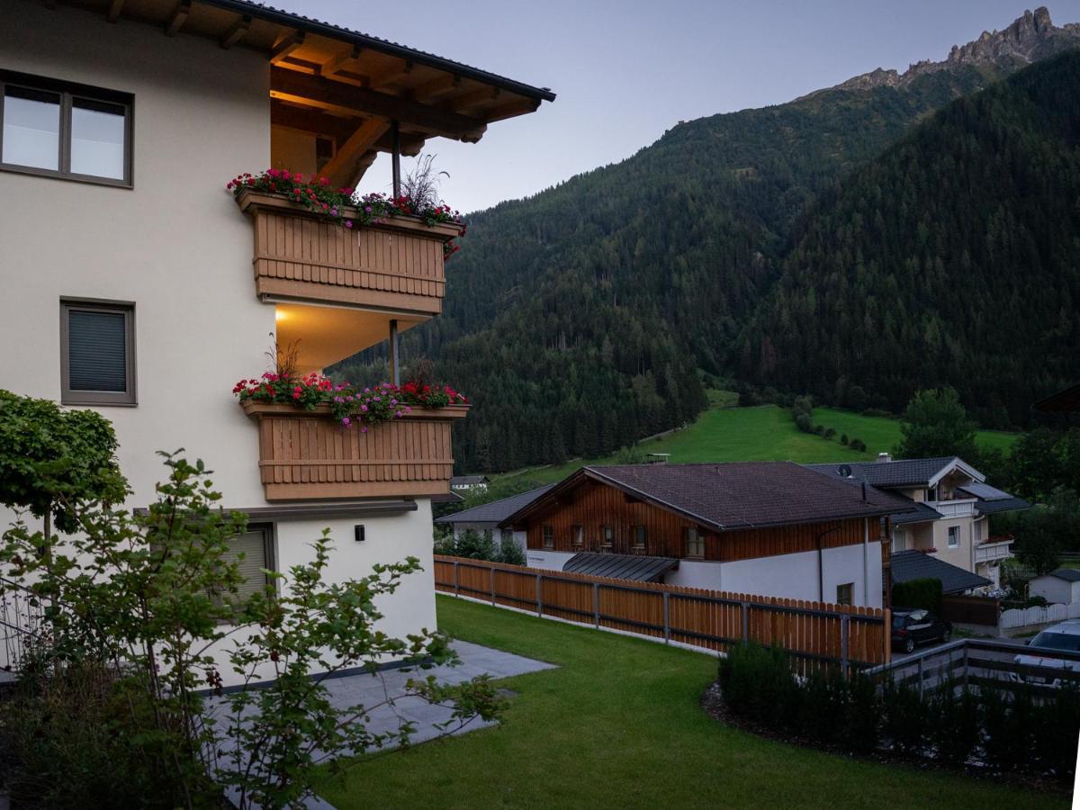Apartment Berg' & Bluamen Stubai
